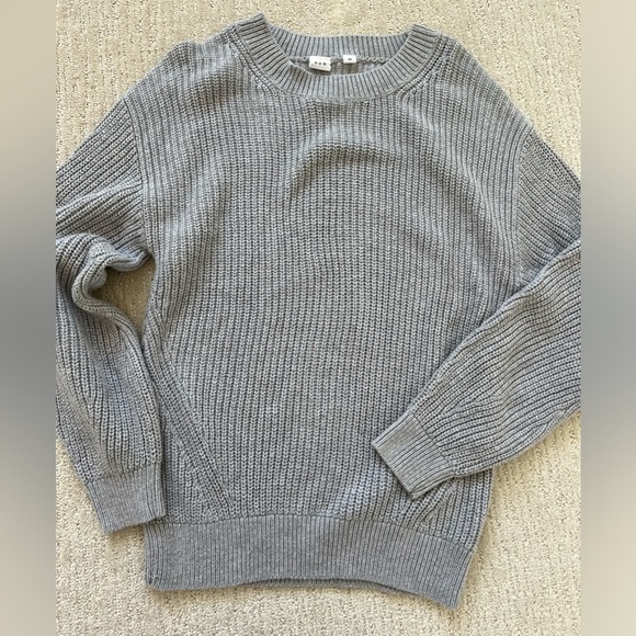 GAP Sweater - Picture 3 of 5